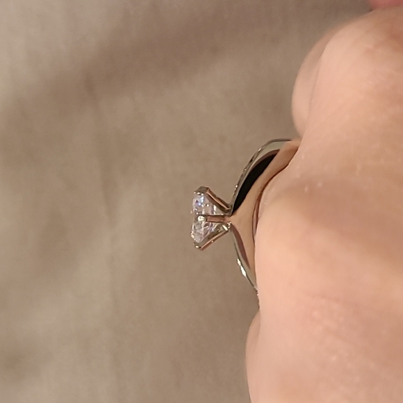 Cubic zirconia stainless steel flat rounded top band ring - Picture 5 of 9